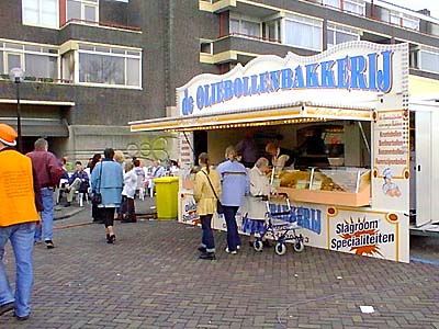 Dronten_Koninginnedag2001_Oliebollenkraam