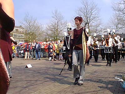 Dronten_Koninginnedag2001_Show_op_Redeplein