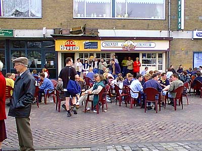 Dronten_Koninginnedag2001_terras